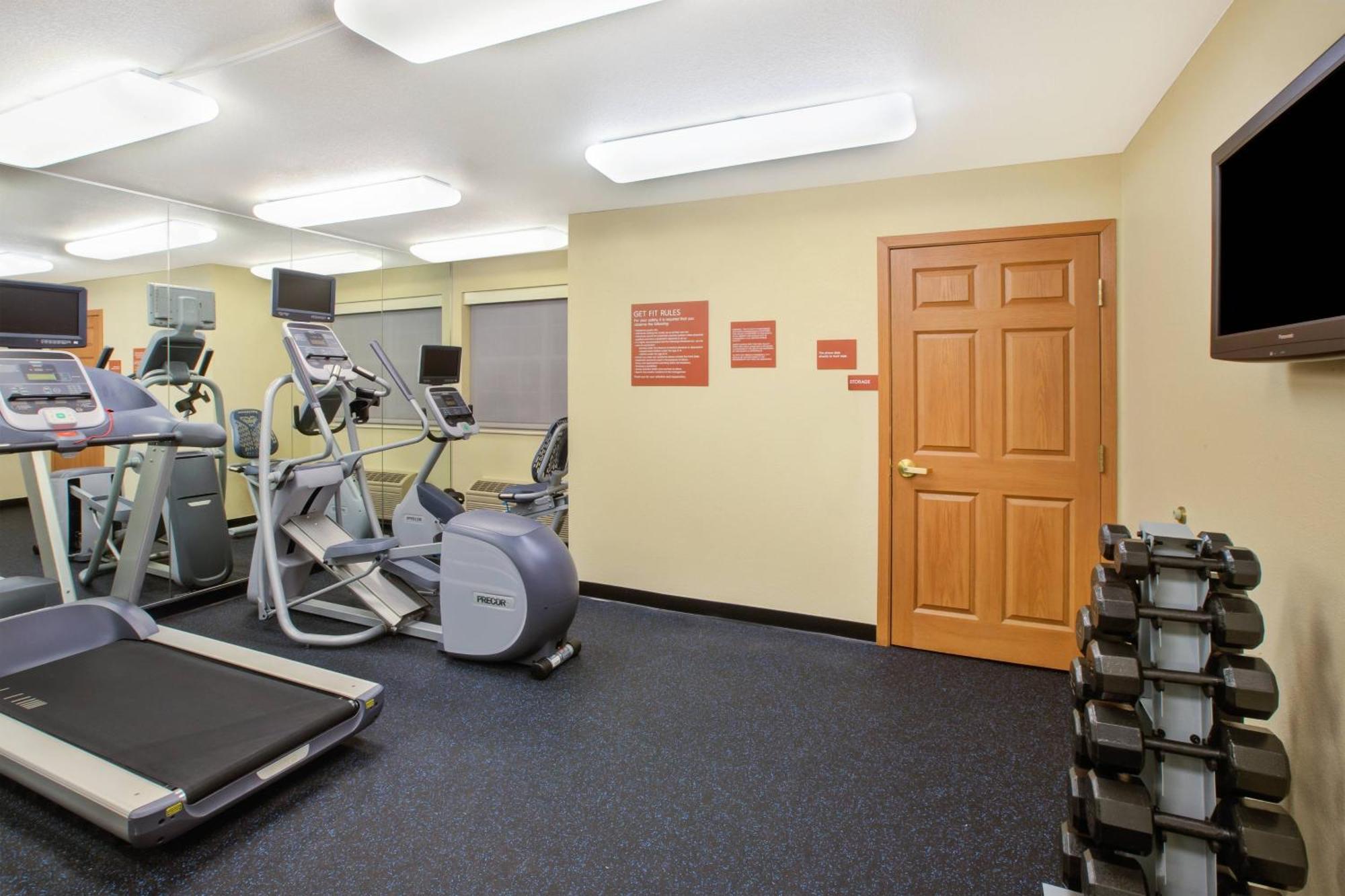 Towneplace Suites By Marriott Detroit Ливония Екстериор снимка