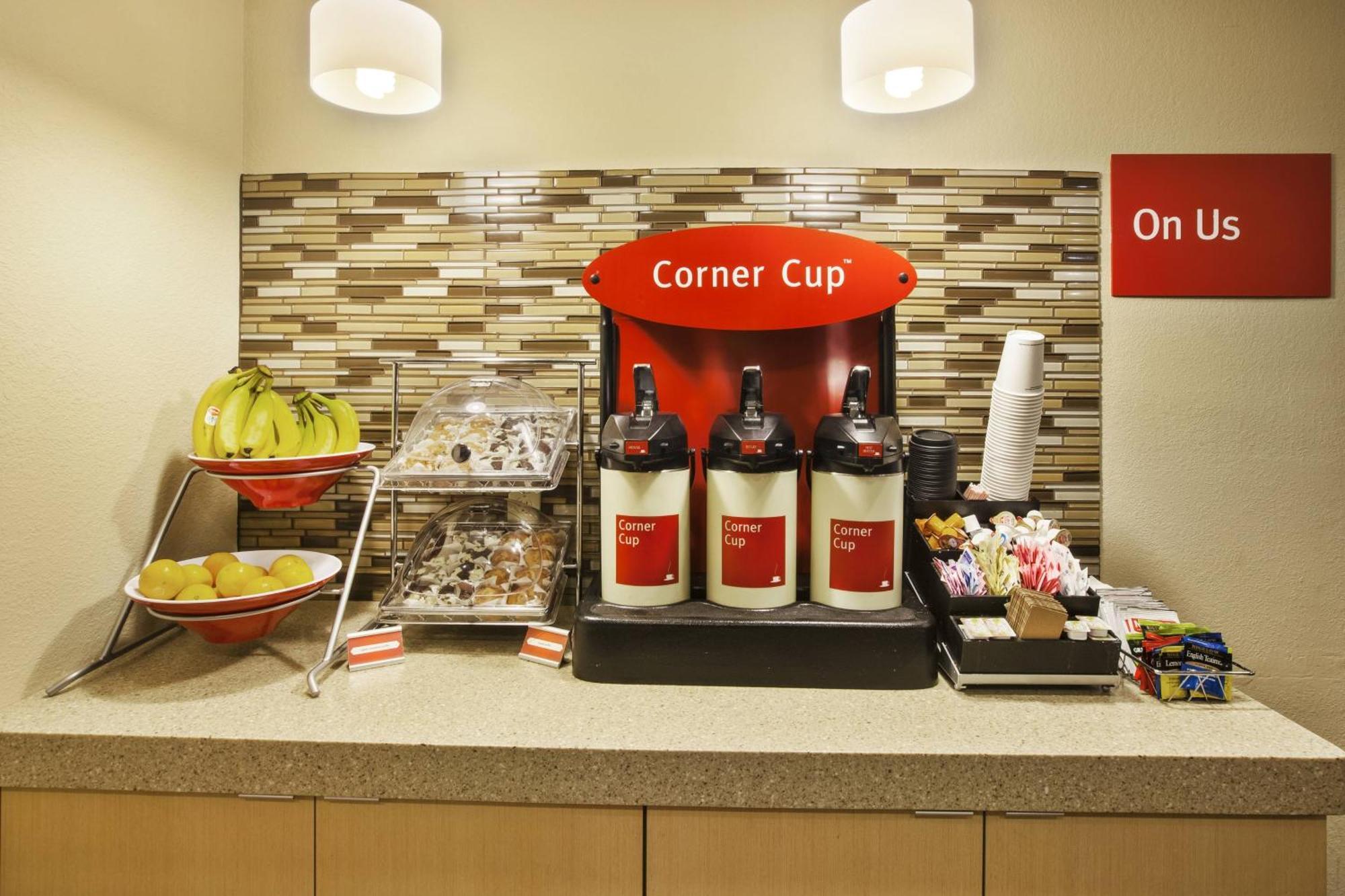Towneplace Suites By Marriott Detroit Ливония Екстериор снимка